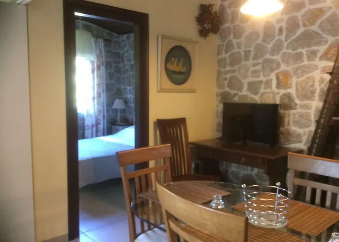 Ktima Nafsika - First-floor Luxury In Majestic Estate Rozaíika