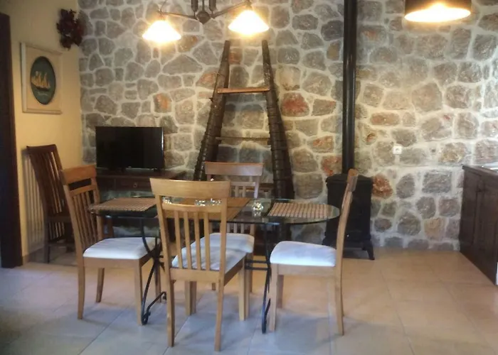 Vakantiehuis Ktima Nafsika - First-floor Luxury In Majestic Estate Rozaíika