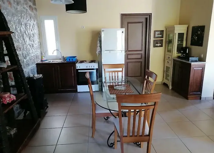 Vakantiehuis Ktima Nafsika - First-floor Luxury In Majestic Estate